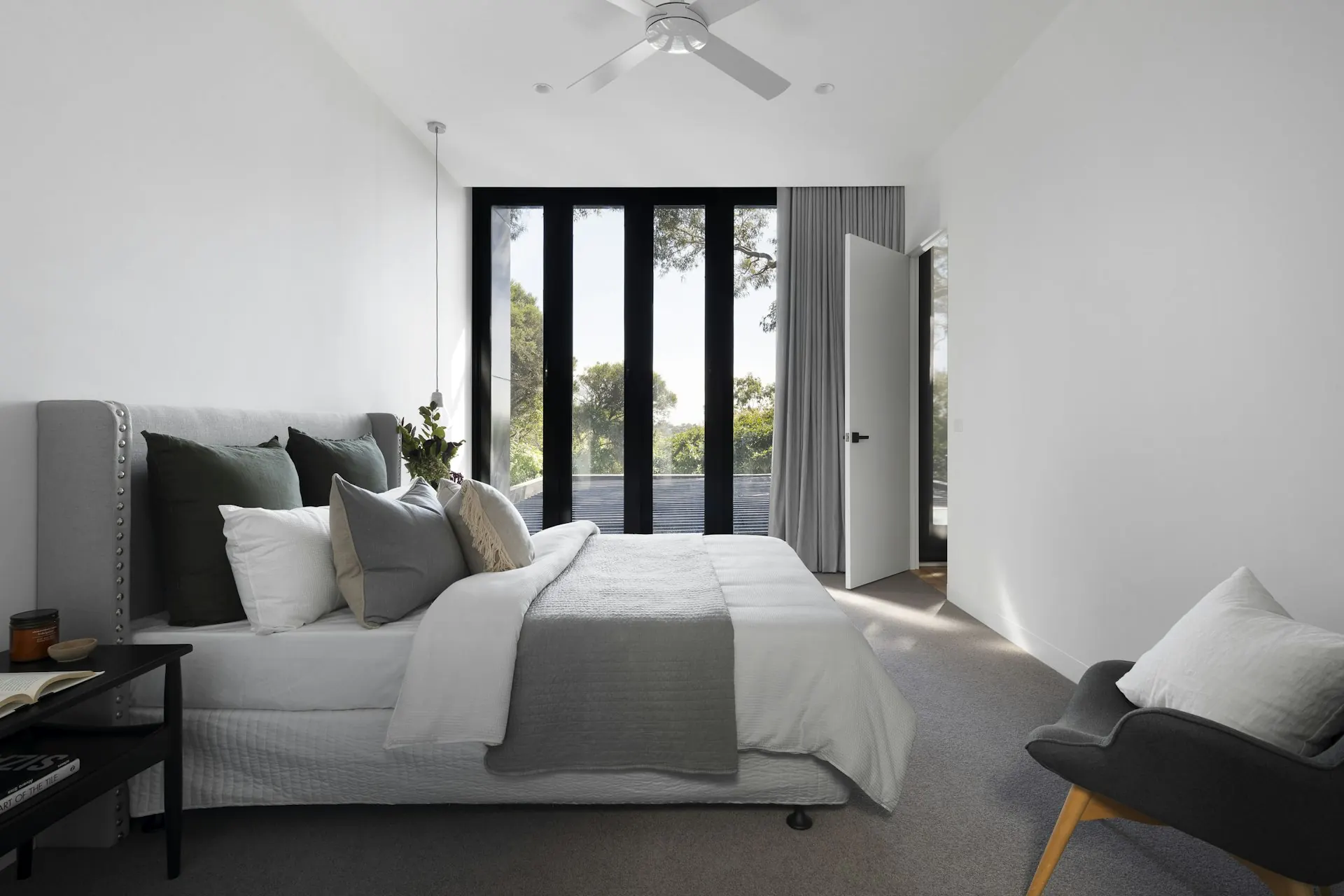 Comprehensive condo real estate services in midtown Las Vegas. Full-service midtown Las Vegas condo real estate services from BHHS Nevada Properties