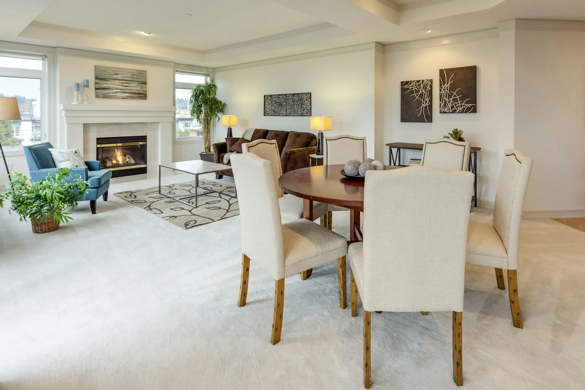 Open-plan condo living for Las Vegas downsizers. Open-plan midtown Las Vegas condo ideal for downsizers seeking low-maintenance urban living